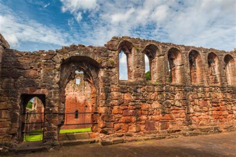 Bothwell Castle, History & Visiting Information | Historic Scotland Guide