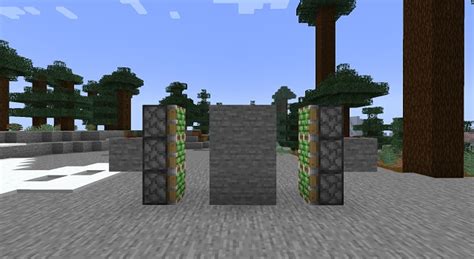 How to Make a Redstone Door in Minecraft [4 Methods] | Beebom