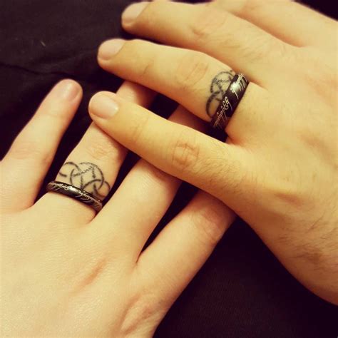 35 Romantic Wedding Ring finger Tattoo designs and ideas | Conceptions ...