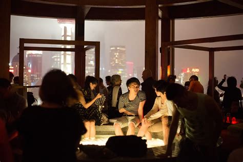 Shanghai Nightlife Guide to Rooftop Bars: Where to Find the Best Drinks With A View