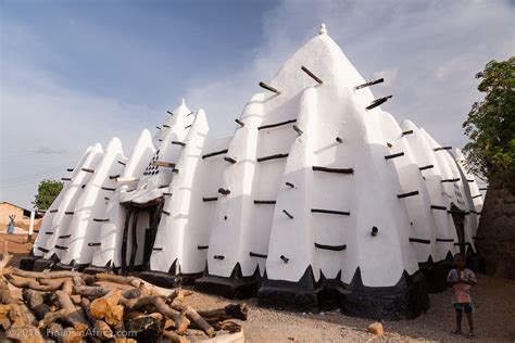 Ghana's Historic Mosques: Larabanga - The Hauns in Africa