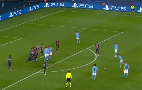 Video: Mahrez free kick PSG vs Man City