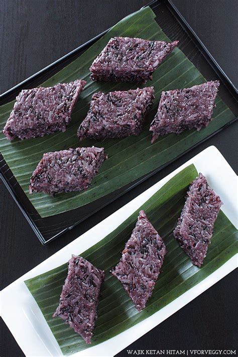 Wajik Ketan Hitam (Indonesian Sticky Rice Cake) | Recipe | Rice cakes ...