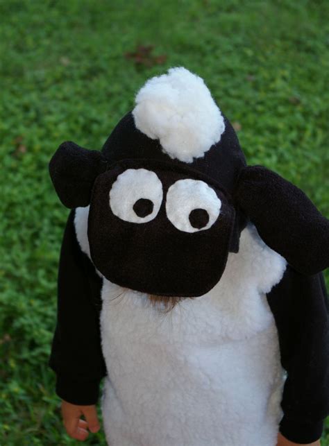 I love this Shaun the Sheep costume made with an old black hoodie. #Shaunthesheep … | Diy sheep ...