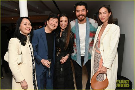 Photo: michelle yeoh crazy rich asians reunion dinner henry golding ken ...