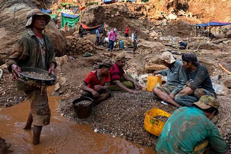 Myanmar gem hunters risk lives for quick profit | The ASEAN Post