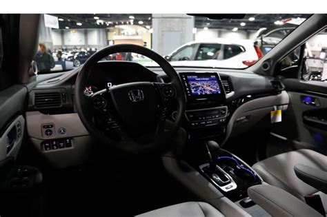 2018 Honda Ridgeline: 51 Interior Photos | U.S. News