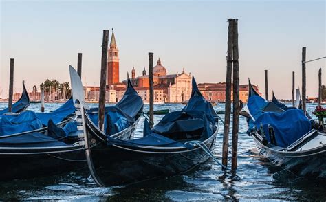 Private Gondola Ride in Venice: Book it Online!