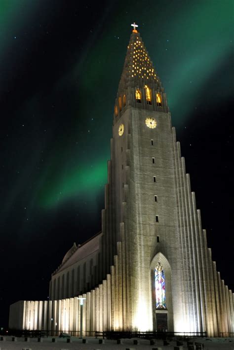 Wouldn´t it be amazing to stay in Iceland over New Year´s Eve and see the Northern Lights in ...