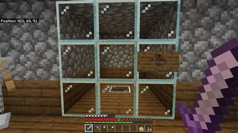 What are the uses of glass panes in Minecraft?