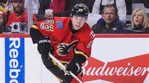 Flames sign Sam Bennett to 2-year, $3.9M deal | CBC Sports