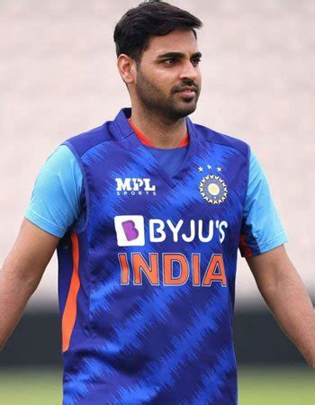 Bhuvneshwar Kumar Height, Age, Family, Biography & More