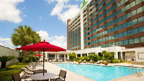 HOLIDAY INN HOUSTON S - NRG AREA - MED CTR, AN IHG HOTEL $113 ($̶1̶7̶7̶ ...