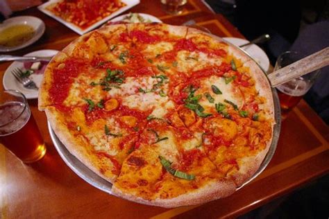 LA FAMIGLIA GIORGIO'S, Boston - North End - Updated 2020 Restaurant ...