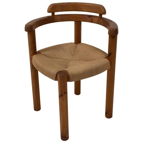 Stylish Mid-Century Modern Corner Chair in the Style of Rainer ...