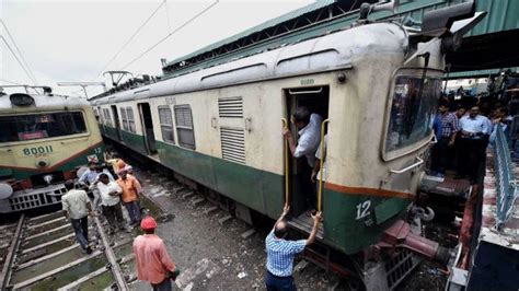 Kolkata: Train hits buffer at sealdah station, 21 injured