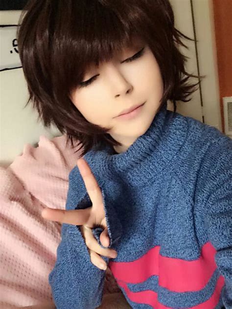 Resultado de imagem para cosplay frisk | Undertale personajes, Memes de ...