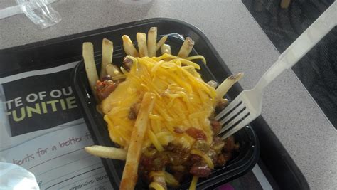 The Junk Food Junkie: Vol. 26: Wendy's Chili Cheese Fries