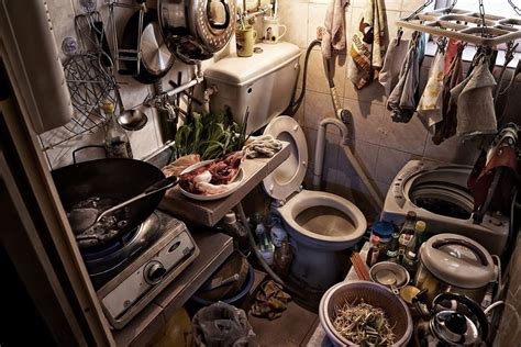 10+ Shocking Photos Reveal What It’s Like To Live In Hong Kong’s ...