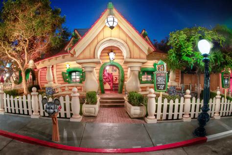 Mickey's House at Disneyland: Things You Need to Know