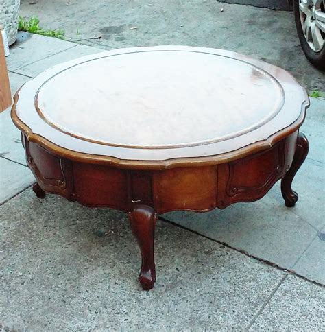 UHURU FURNITURE & COLLECTIBLES: SOLD 3' Diameter French Provincial ...