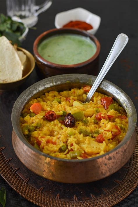 Gujarati Vaghareli Khichdi Recipe I Vegetable Khichdi » Maayeka