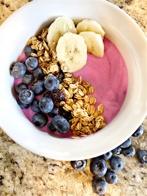 Dragon Fruit Smoothie Bowl