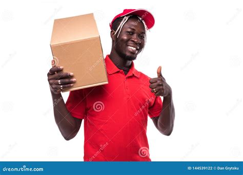 Leveransvillkor Porträtt Av Happy African American Delivery-mannen Som ...