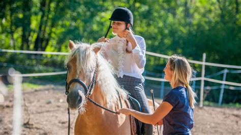 Horse Riding Safety Tips For Kids (Plus Riding Lessons Info)