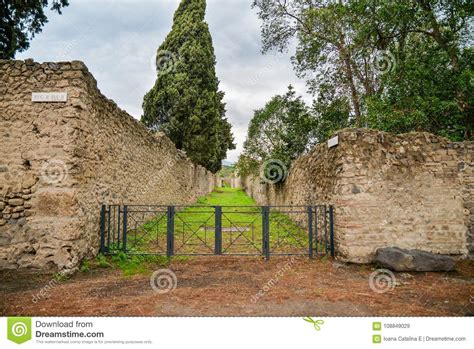 Ruins of Pompeii, Ancient City in Italy, Destroyed by Mount Vesuvius ...