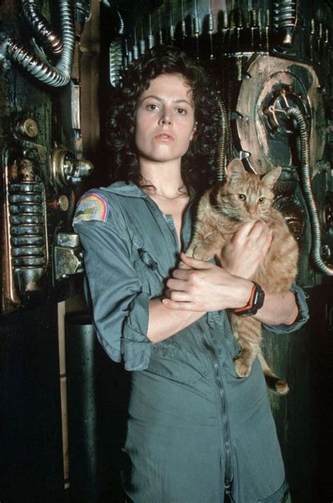 NewRetroWave | Sigourney weaver, Alien sigourney weaver, Aliens movie