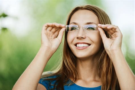 Making Eyeglasses Scratch Resistant? | ThriftyFun