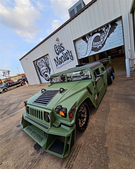 The 'World's First 6x6' Humvee Has a Hellcat V8 Under the Hood and an Aircraft Wing! - autoevolution