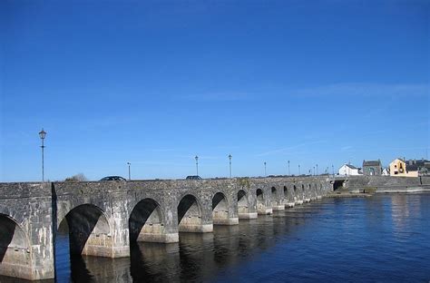 Bridge over the River Shannon at Shannonbridge, Ireland | Over the river, Places around the ...