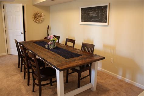 * Remodelaholic *: Beautiful Farmhouse Dining Table