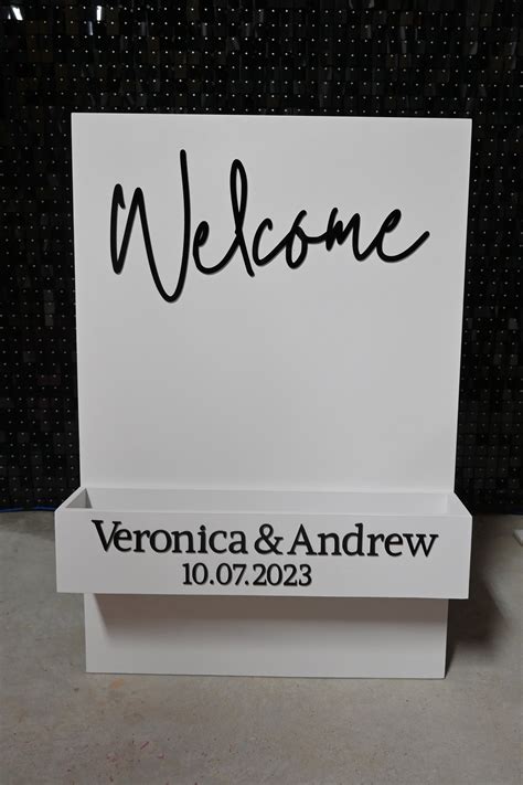 Welcome Signs with Letters / Custom Flower welcome sign / Flower box w ...