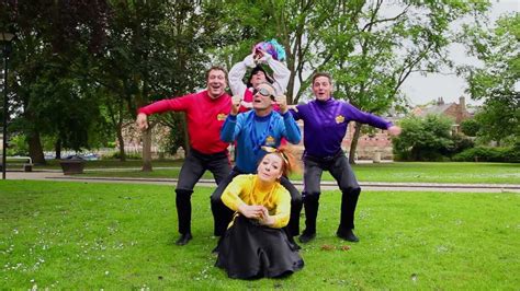 The Wiggles - Do The Propeller! - YouTube