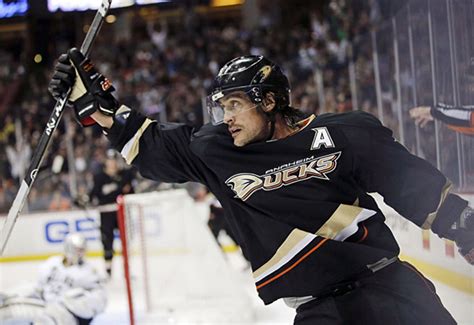 Teemu Selanne returns to Anaheim Ducks for last NHL season - Sports ...