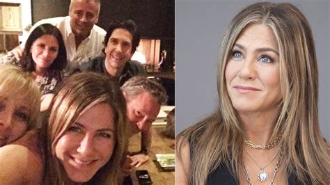 Jennifer Aniston's epic Friends reunion selfie crashes Instagram | Good ...