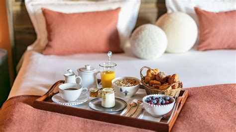 Breakfast in bed: 10 dreamy hotel room service spreads - Small Luxury ...