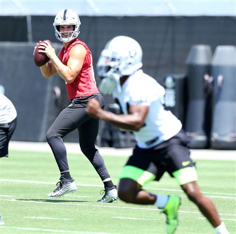 Derek Carr leads new-look Raiders offense into training camp | Las Vegas Review-Journal