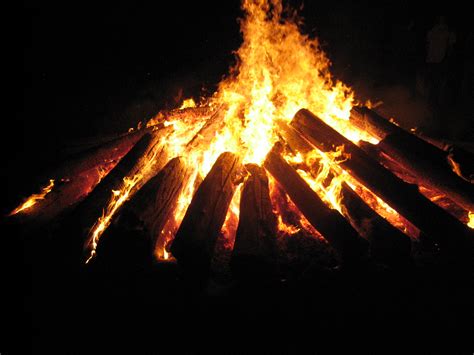 What’s Fall without a Bonfire? – The Moody Side of Life