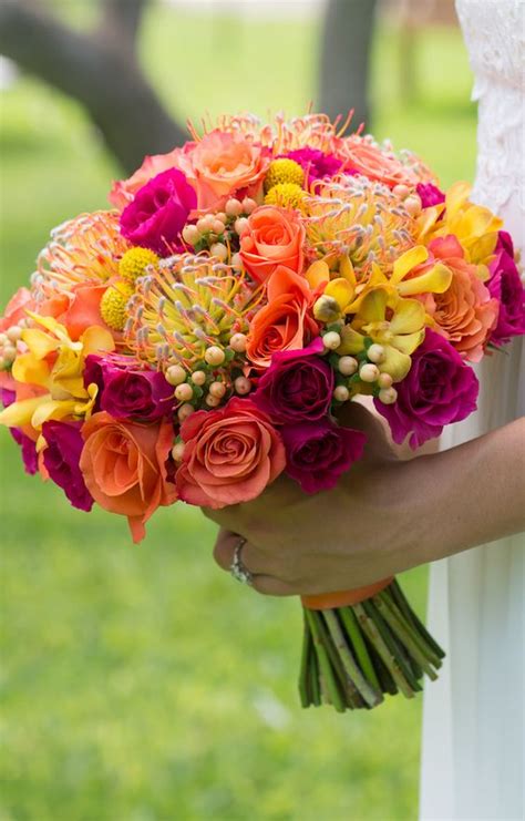 Tropical Bridal Bouquets | Arabia Weddings