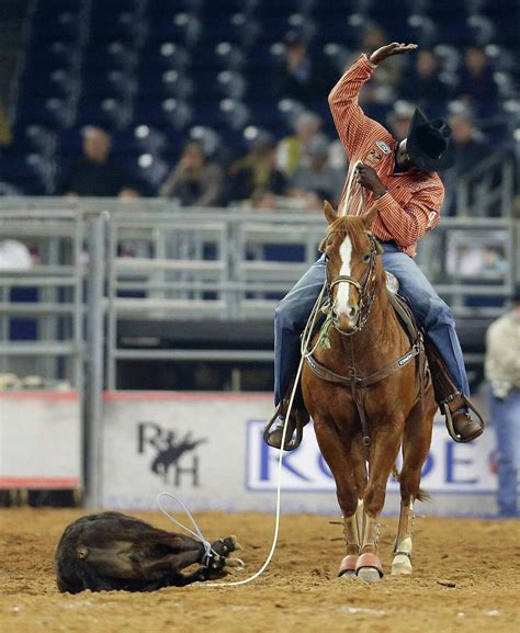 25 year RodeoHouston veteran Fred Whitfield advances out of Super Series II