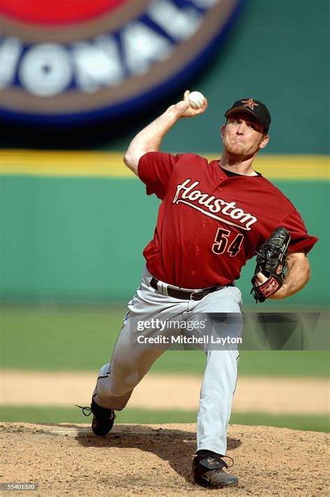 Brad Lidge of the Houston Astros pitches during a game against the... News Photo - Getty Images