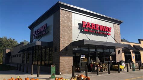 Fareway offers employees help paying off student loans