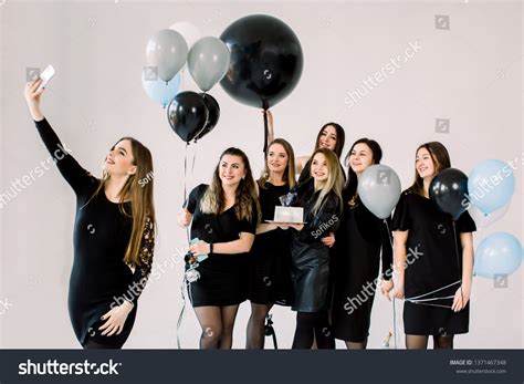 Group Seven Girls Best Friends Making Stock Photo 1371467348 | Shutterstock