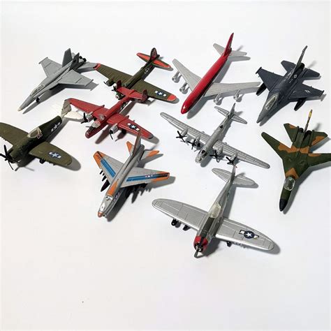 Lot # 170 - Larger Diecast (Mostly) Aircraft Models - SLOCAL Estate ...