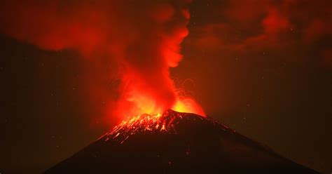 Millions in Mexico Face Evacuation Threat From Volcanic Eruption - Men ...