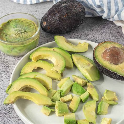 Frozen Avocado: How to Freeze Avocados Three Ways! - Urban Farmie